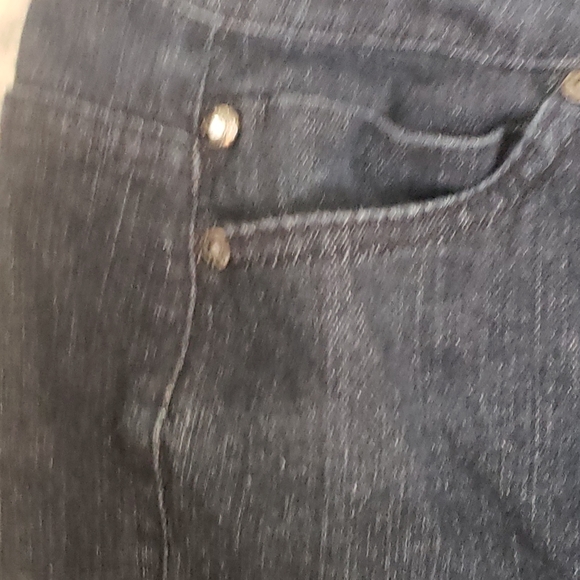 Bermuda denim shorts Women's CELEBRITY GOLD Dark Denim Wash Size 10 5 Pocket Ber - Picture 2 of 9